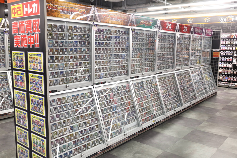 トレカコーナーは6階のアミューズメントフロアに用意されている