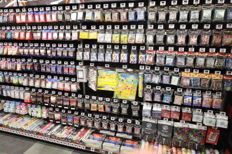 トレカコーナーは6階のアミューズメントフロアに用意されている