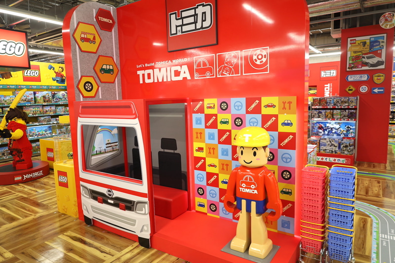 トレカコーナーは6階のアミューズメントフロアに用意されている