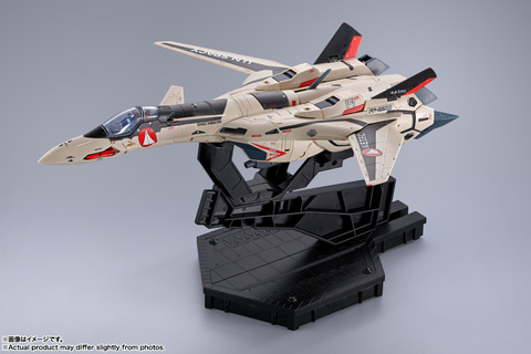 30周年も行くぜ、カワイコちゃん！ 「DX超合金 YF-19