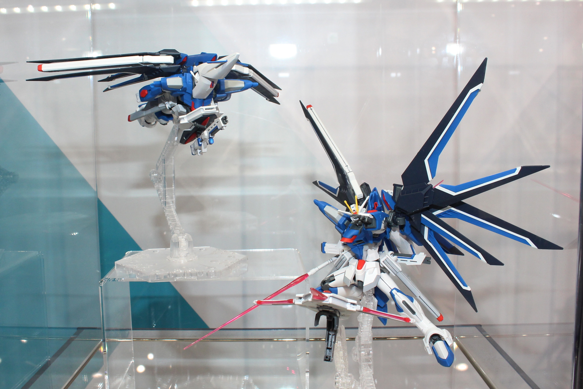 劇場版「機動戦士ガンダムSEED FREEDOM」の主役機と考えられるライジングフリーダムを立体化