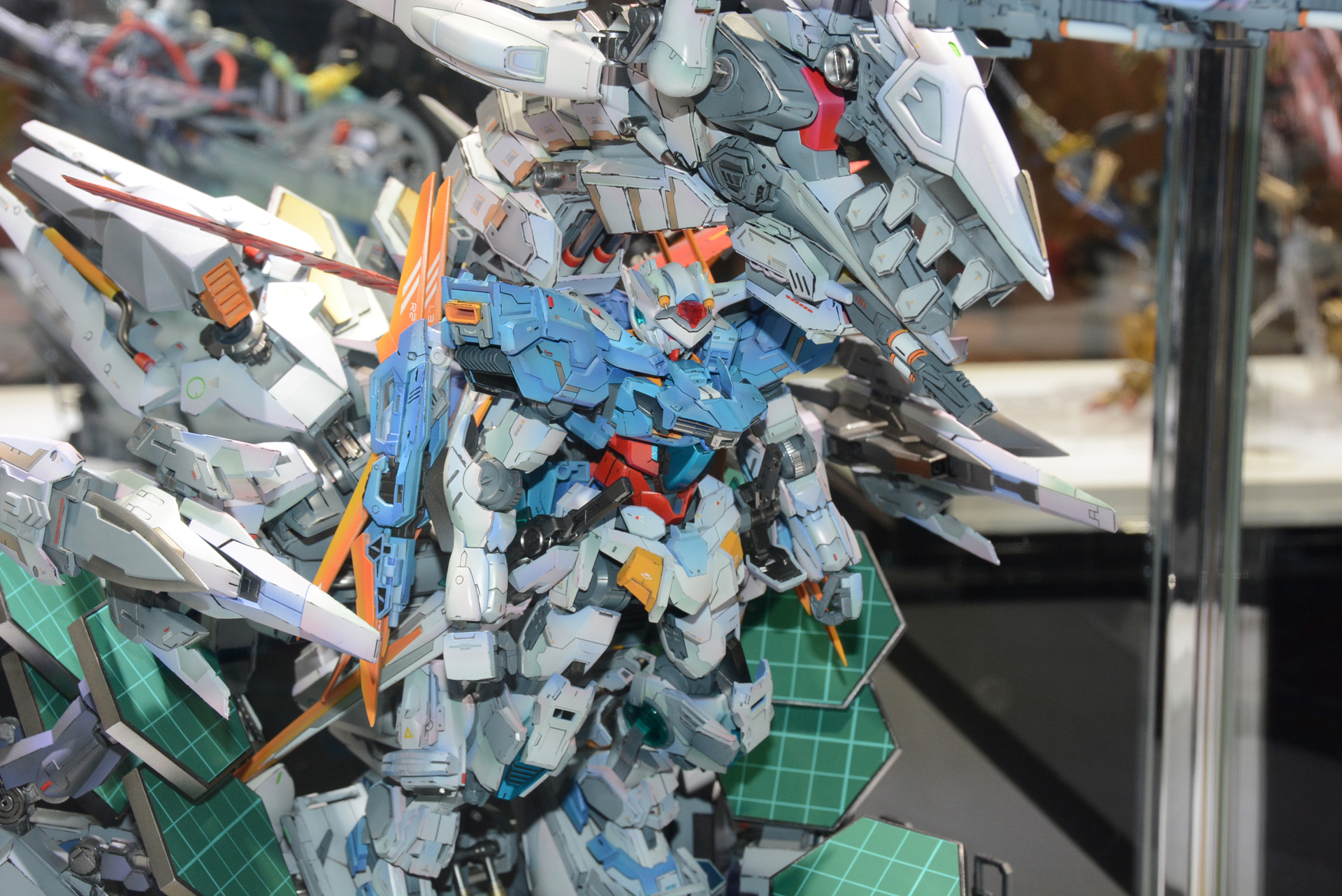 このサイズのGセルフは発売されていない。様々なパーツの改造でGセルフと、凄まじいメカを表現