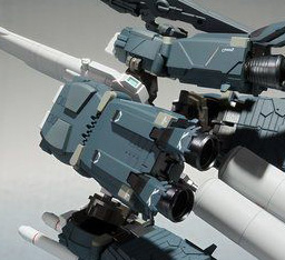左が2018年に発売されたもの、右が「METAL ROBOT魂 (Ka signature) 〈SIDE MS〉Sガンダム ブースター・ユニット装着型」彩色見本。ノズルの根元部分のメタリックカラーだった部分がマットな落ち着きのある彩色になっている