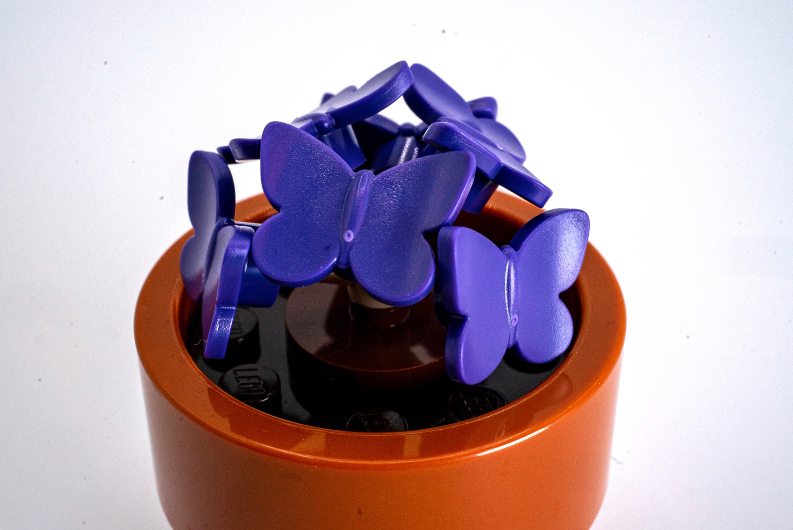 蝶のパーツは、パーツ同士が干渉しないように組んでいる