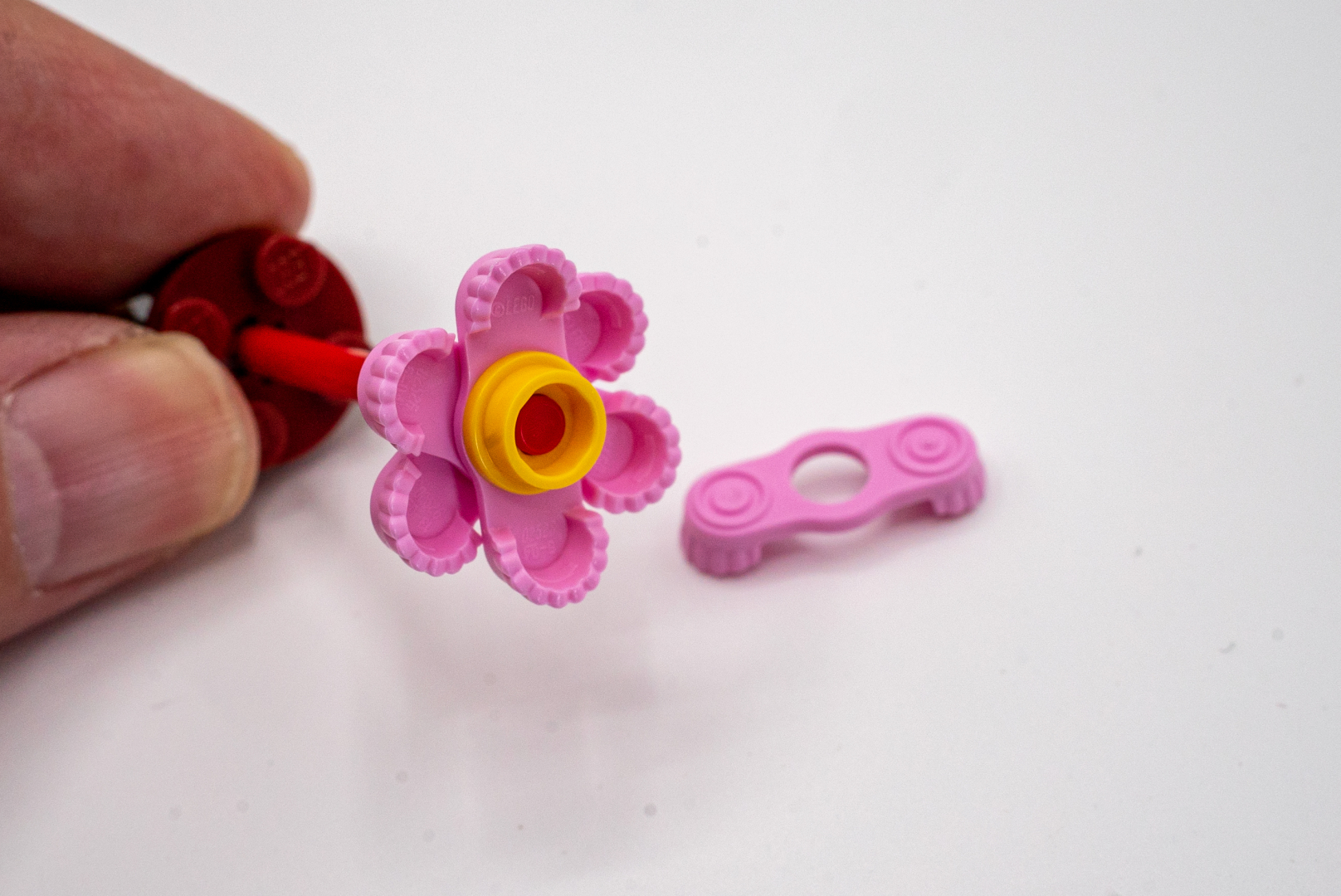 肩章のディテールをうまく利用した「ワザあり！」なチョイス