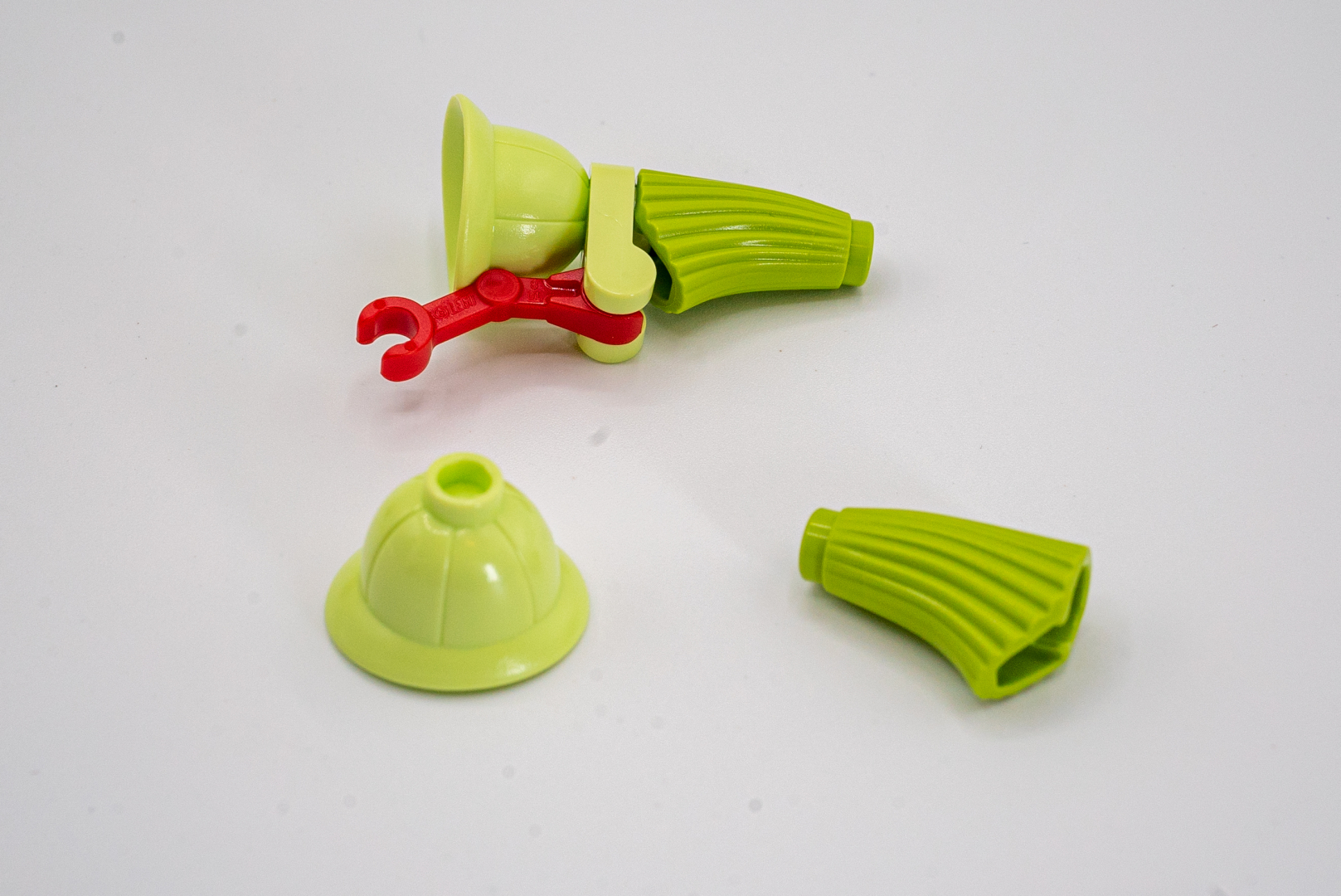 ホウキと帽子のパーツがまさか捕虫袋になるとは……