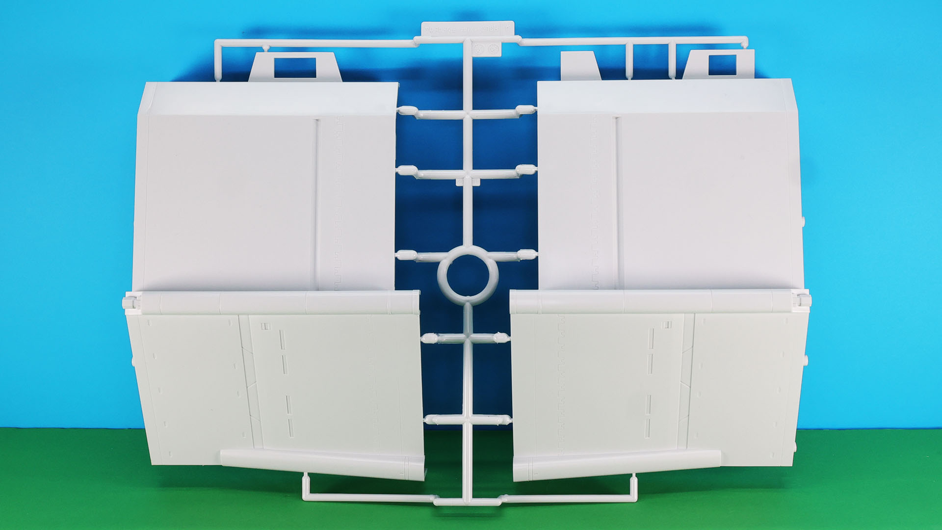 J:オーキス左右コンテナ上面