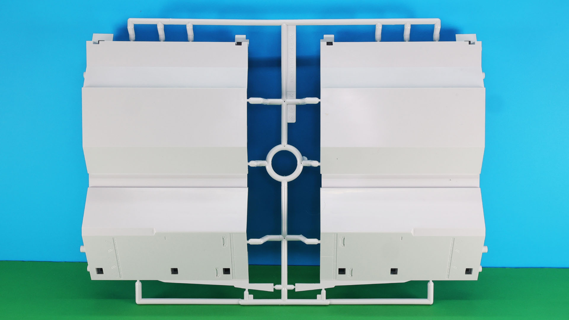 K:オーキス左右コンテナ下面