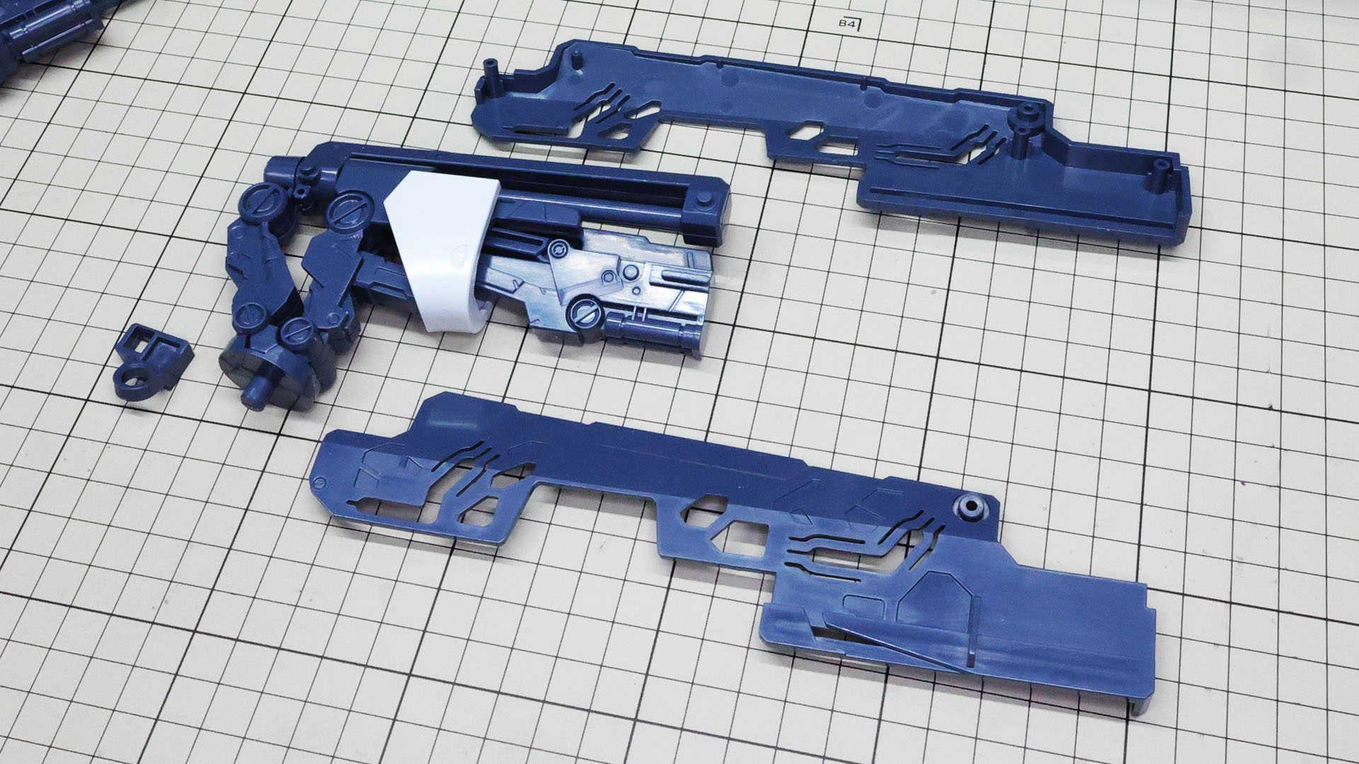 このメカフレームはさらに大きなメカフレームに収納されます