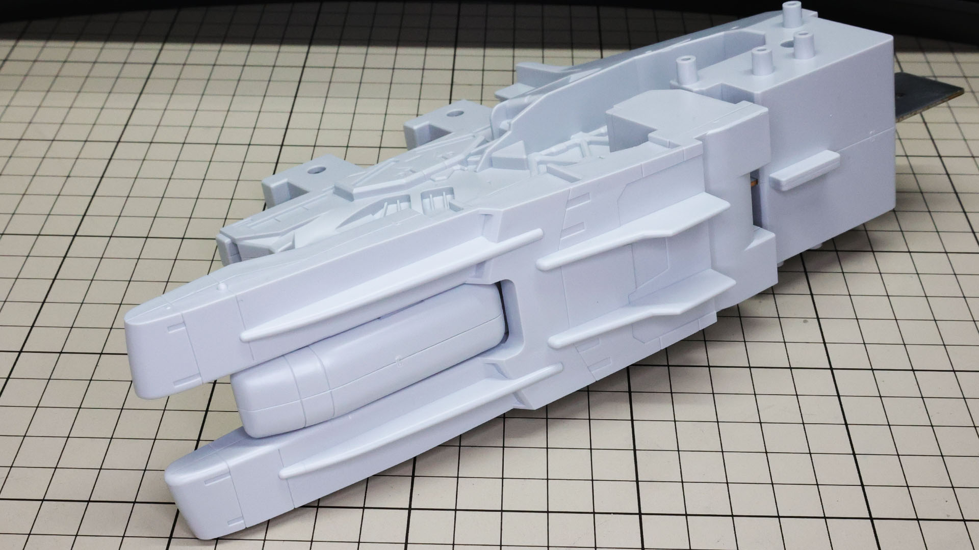 下面のパネルを組み付けてプラットホームが完成です