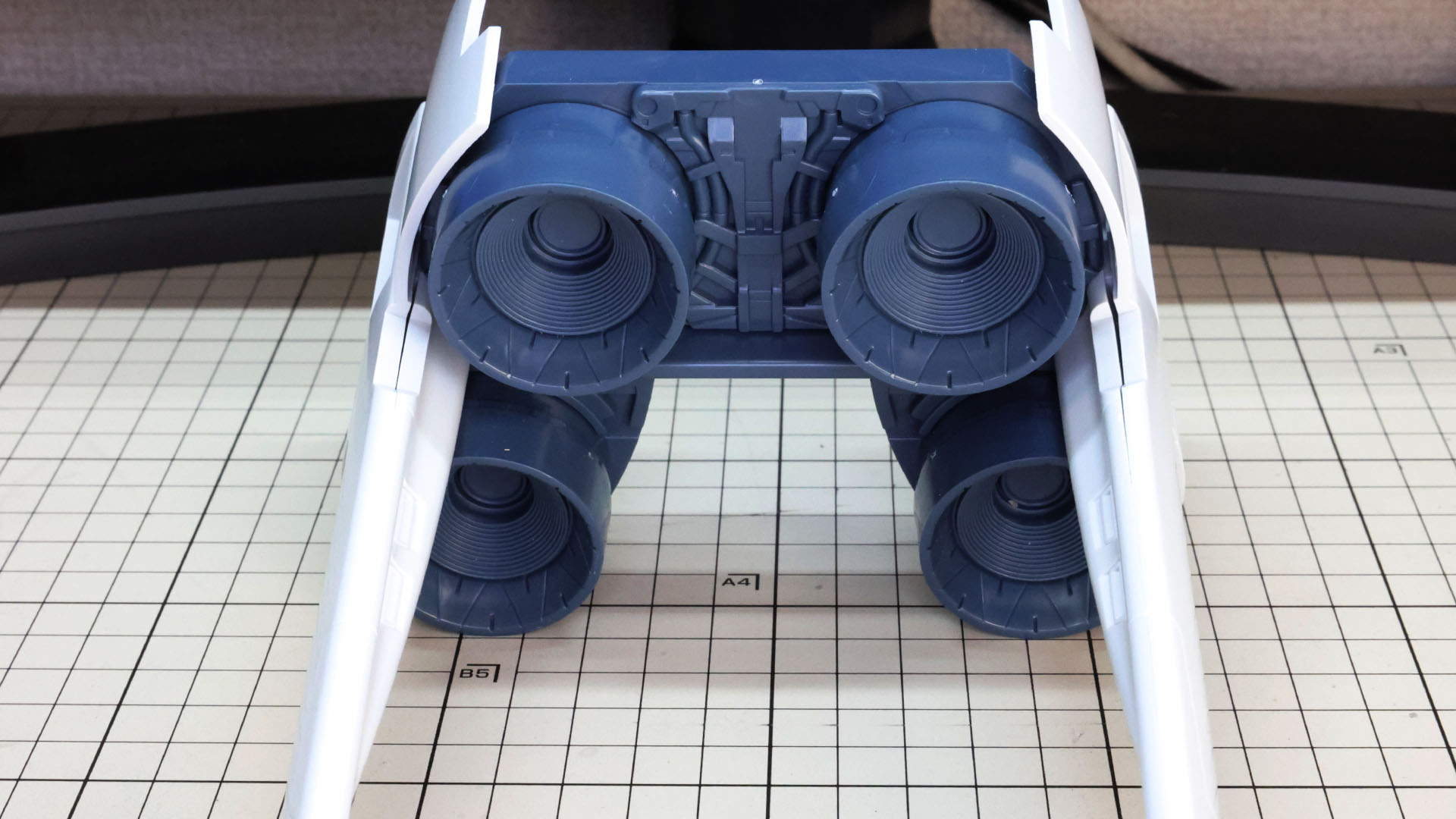 全て全開にするとサターンVロケット3基分の推力を持つことになります