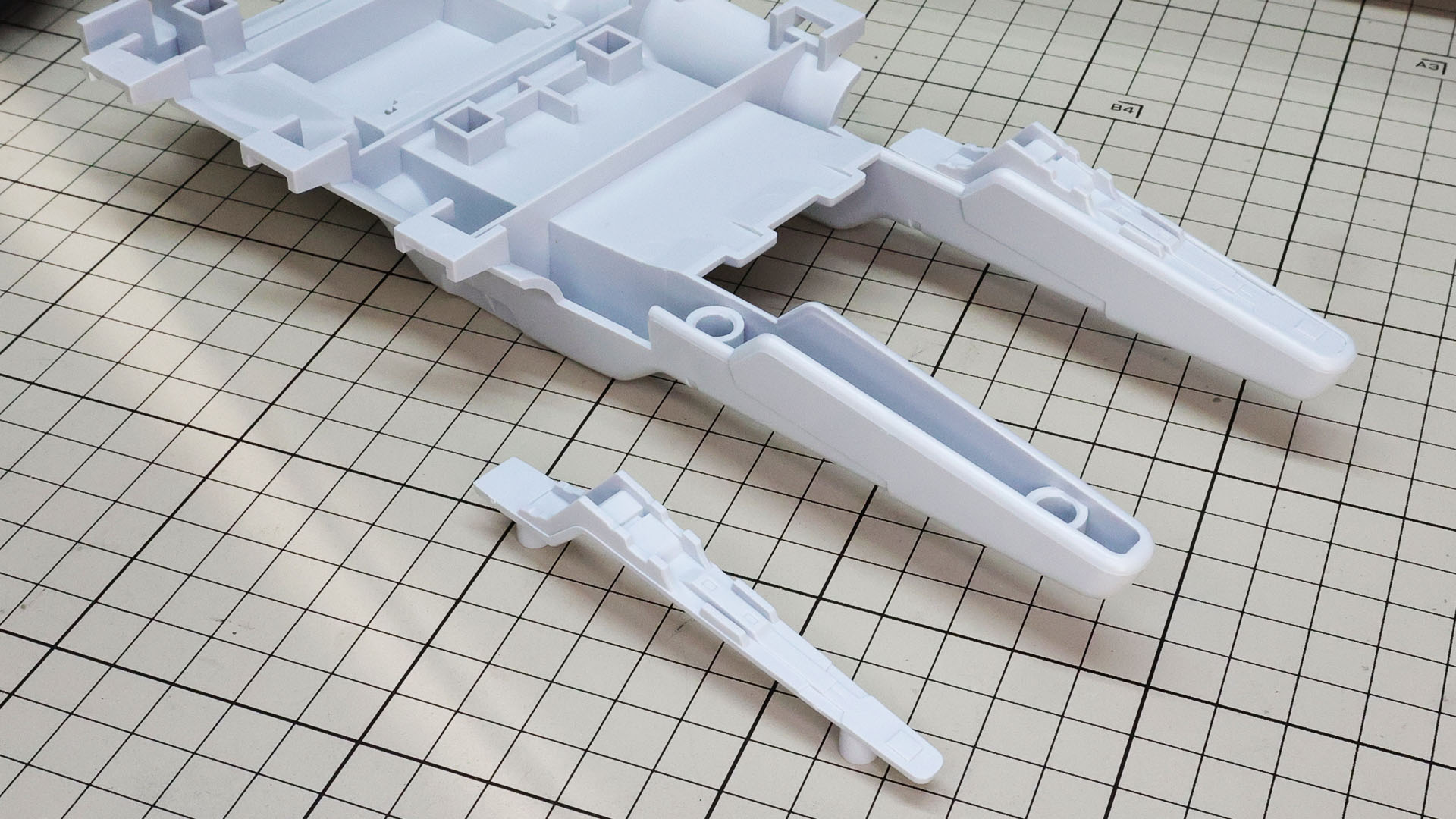 こちらはオーキス後方上面を構成します