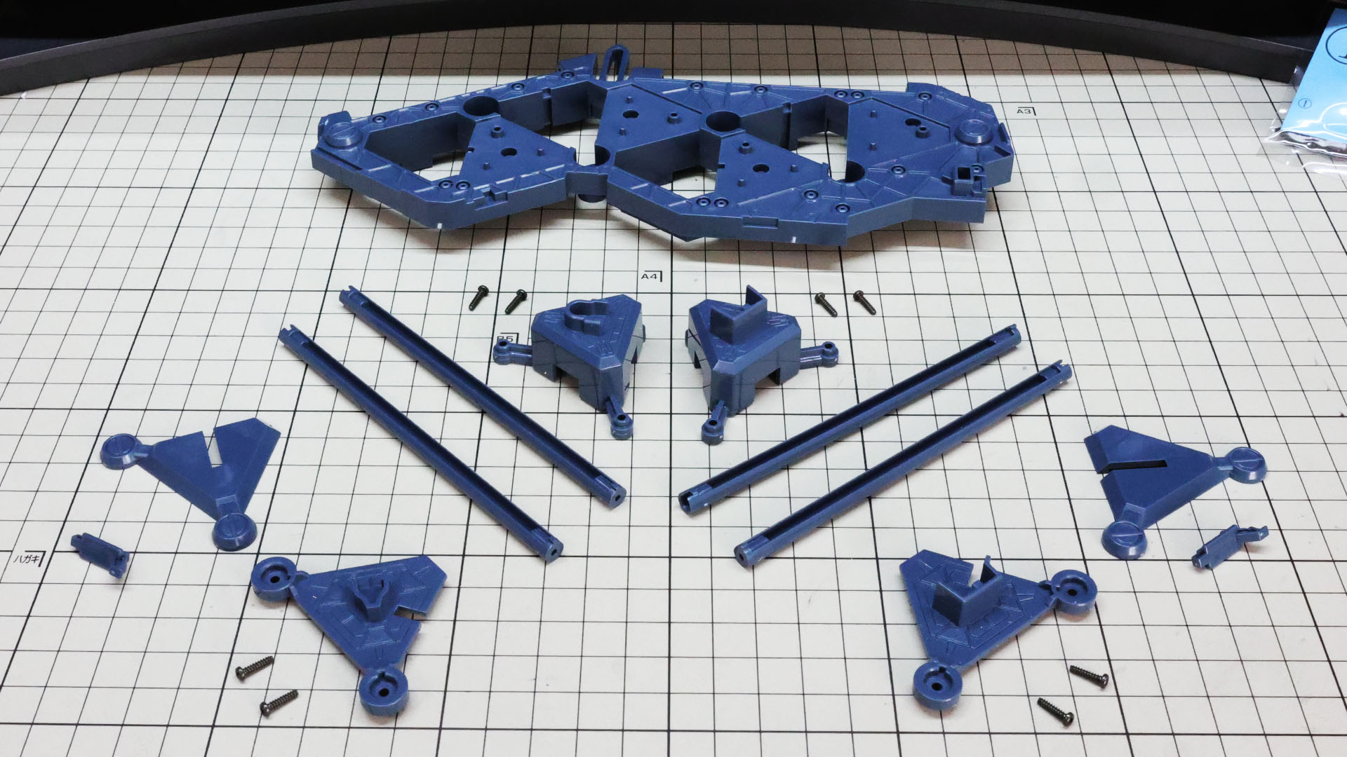 あまりにも大きい部分なので片側（右側コンテナ）のみの工程としています