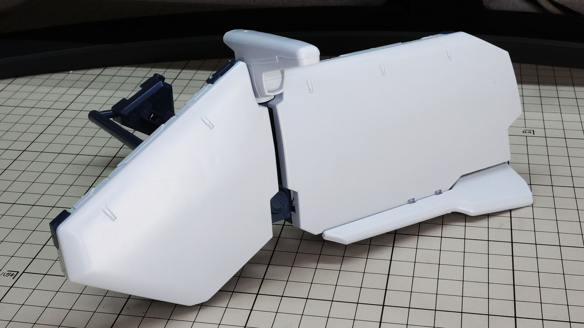 カバー付きました！特に過度なディテールはなく、すっきりした印象です