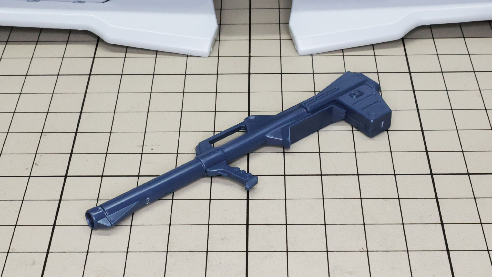 こちらも左右張り合わせと銃口の構造で簡単ですね