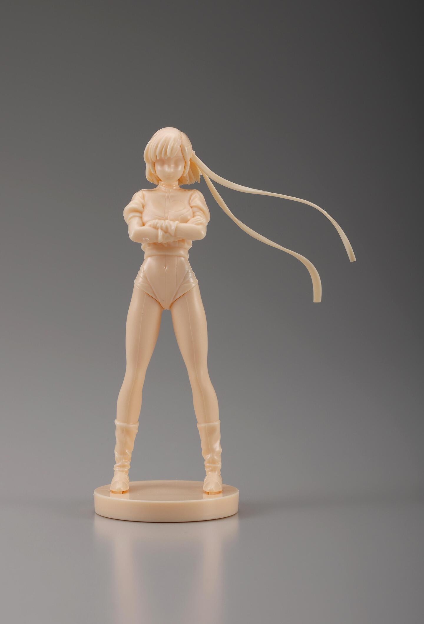 目はデカール貼り付け用のパーツの他に、タンポ印刷済みの顔パーツが付属する