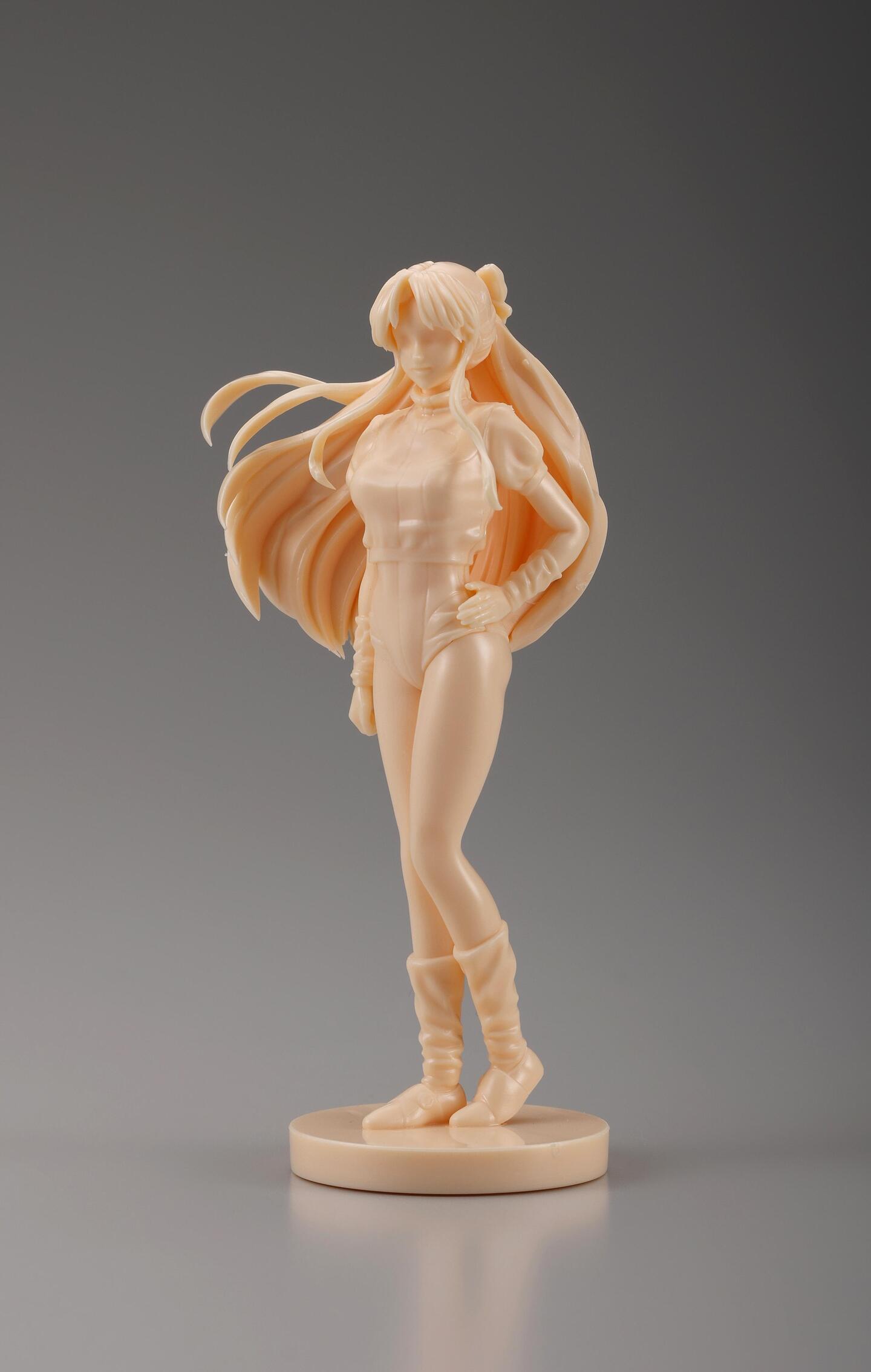 目はデカール貼り付け用のパーツの他に、タンポ印刷済みの顔パーツが付属する