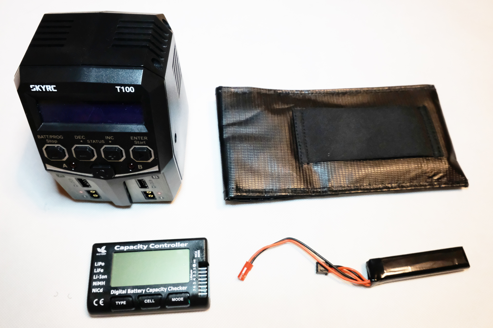 既存の「玩具用リポバッテリー」は安全性が担保されていないのが現状