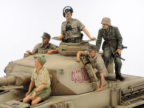 西部戦線異状なし　ファイアフライ・オートバイ・タイガーⅡ　1/35　ジオラマ用 Amazon | ニチモ 1/35 ディスプレイ タイガー1型 | プラモデル 通販