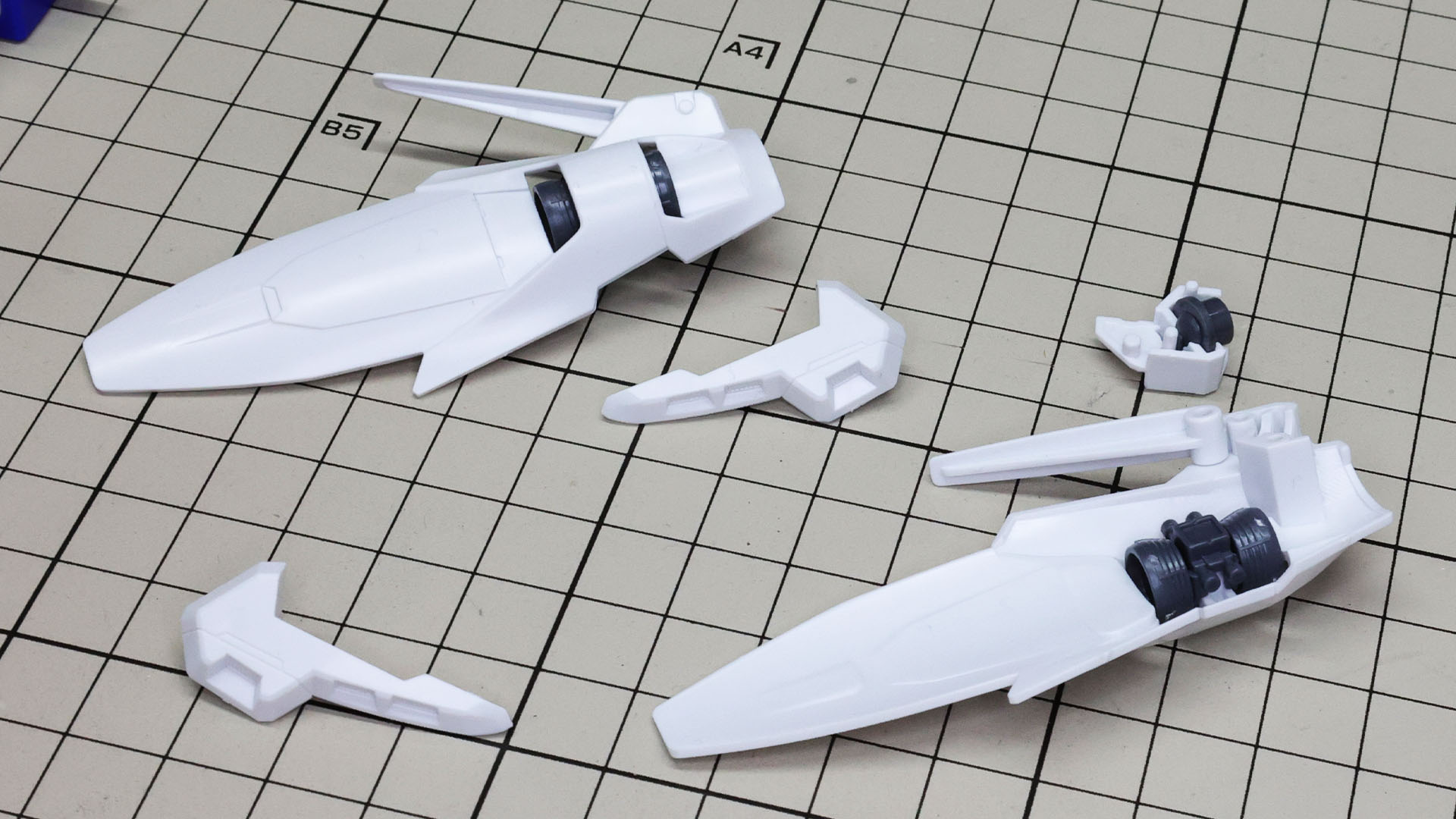 腰部とはポリパーツで接続されます