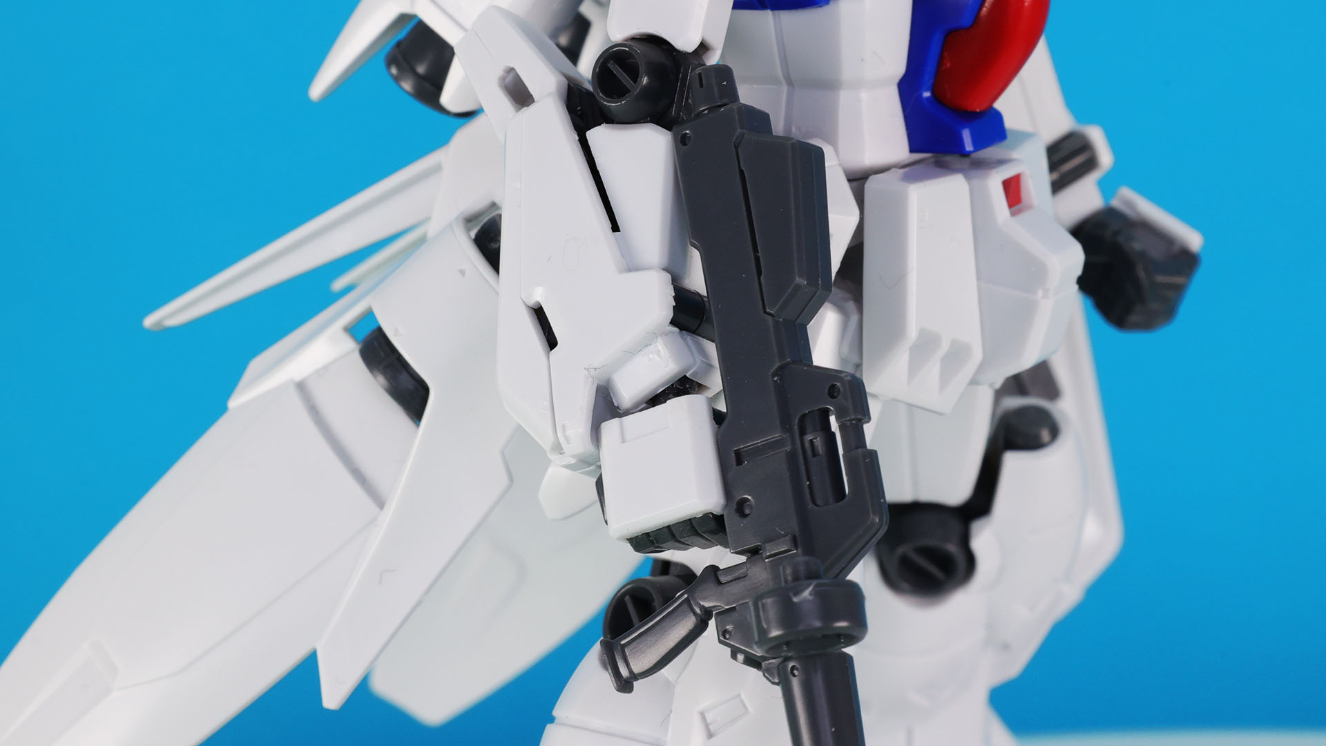 ビーム・ライフルを装備