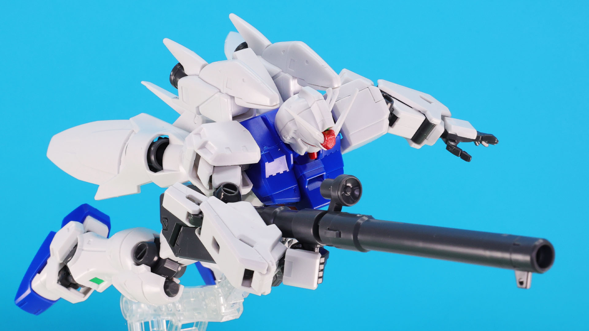 飛行時にはテールバインダーを外側に開くことも可能