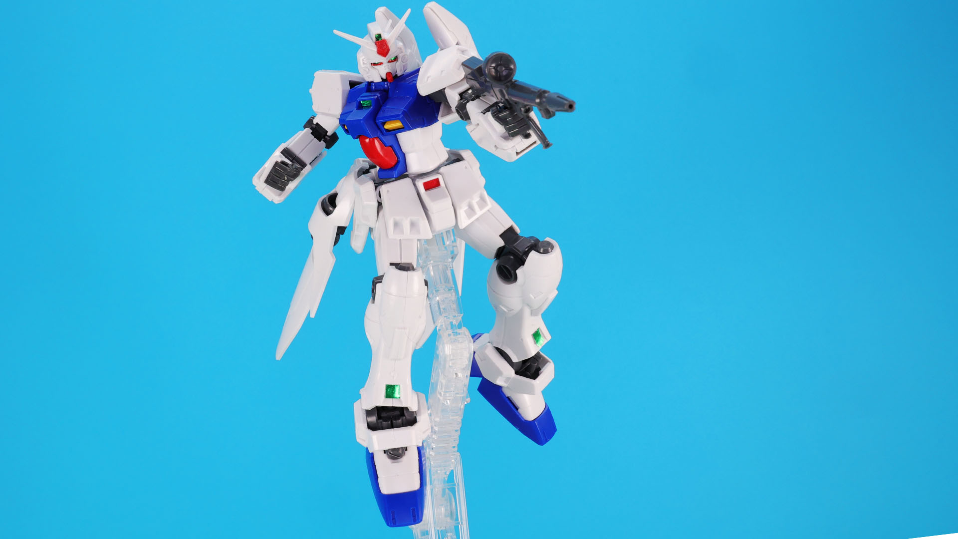 仲間の犠牲は何のために……コウは怒りに震え、ステイメンのビーム・ライフルを虚空に放つのだった