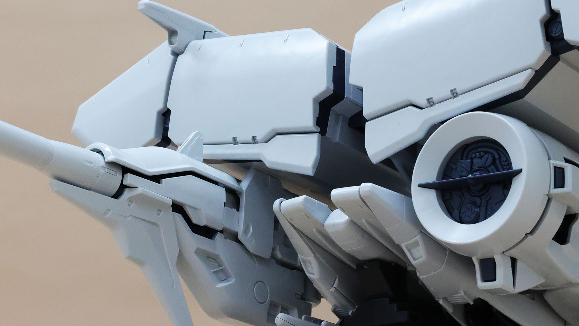 左右コンテナの前部カバーの分厚さ！