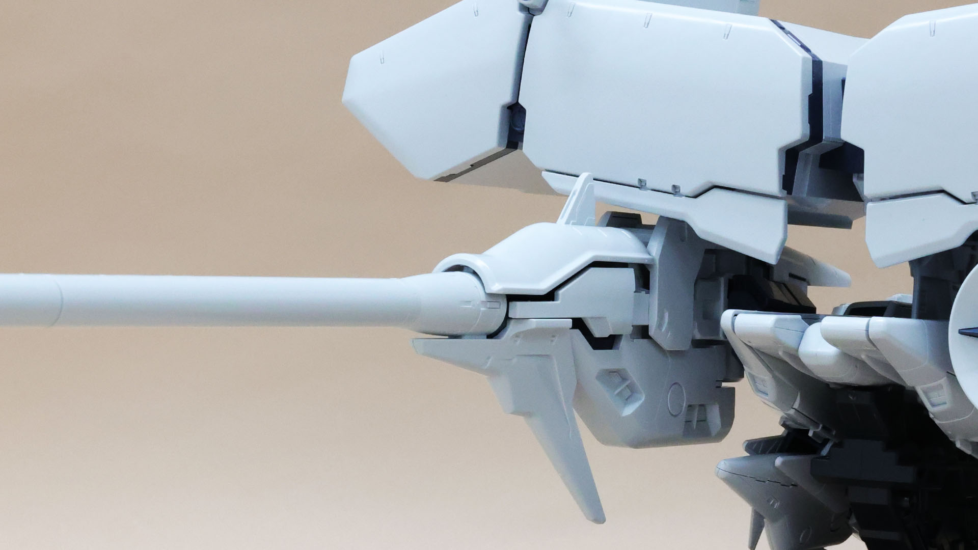 左右コンテナの前部カバーの分厚さ！