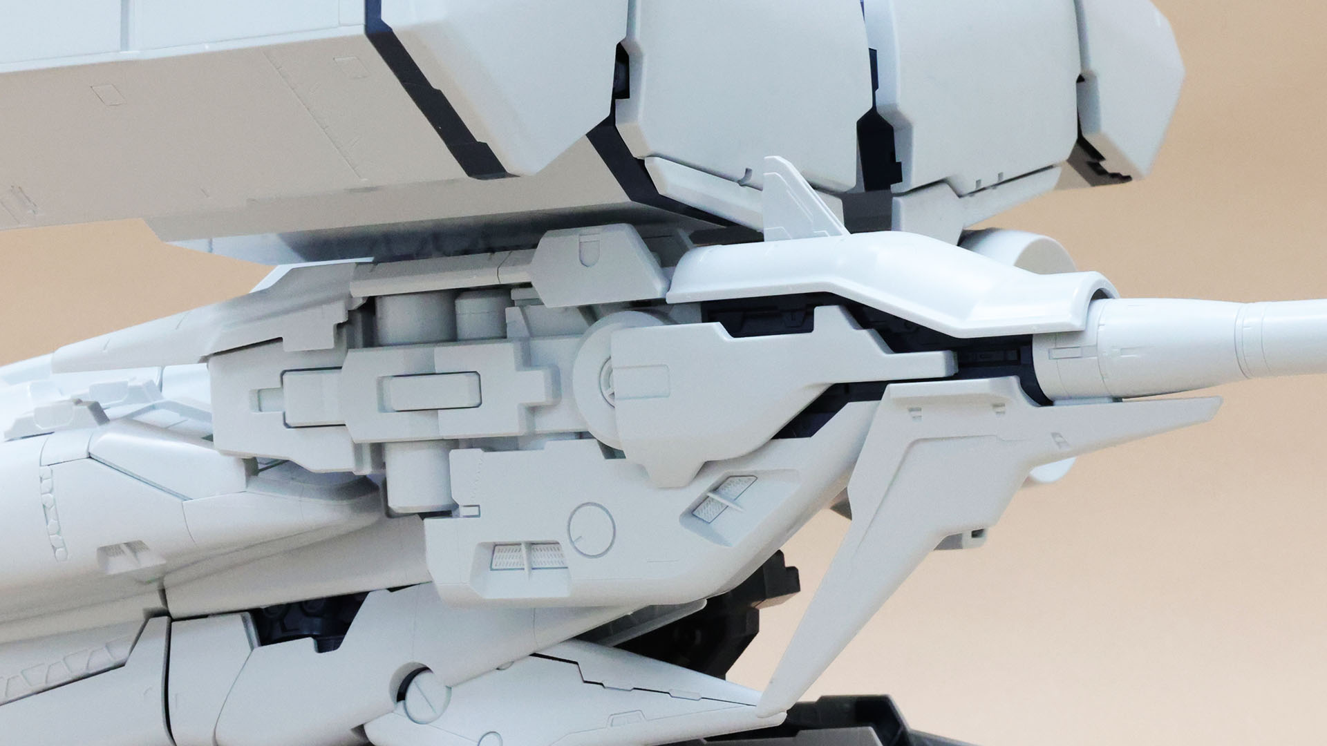 左右コンテナの前部カバーの分厚さ！