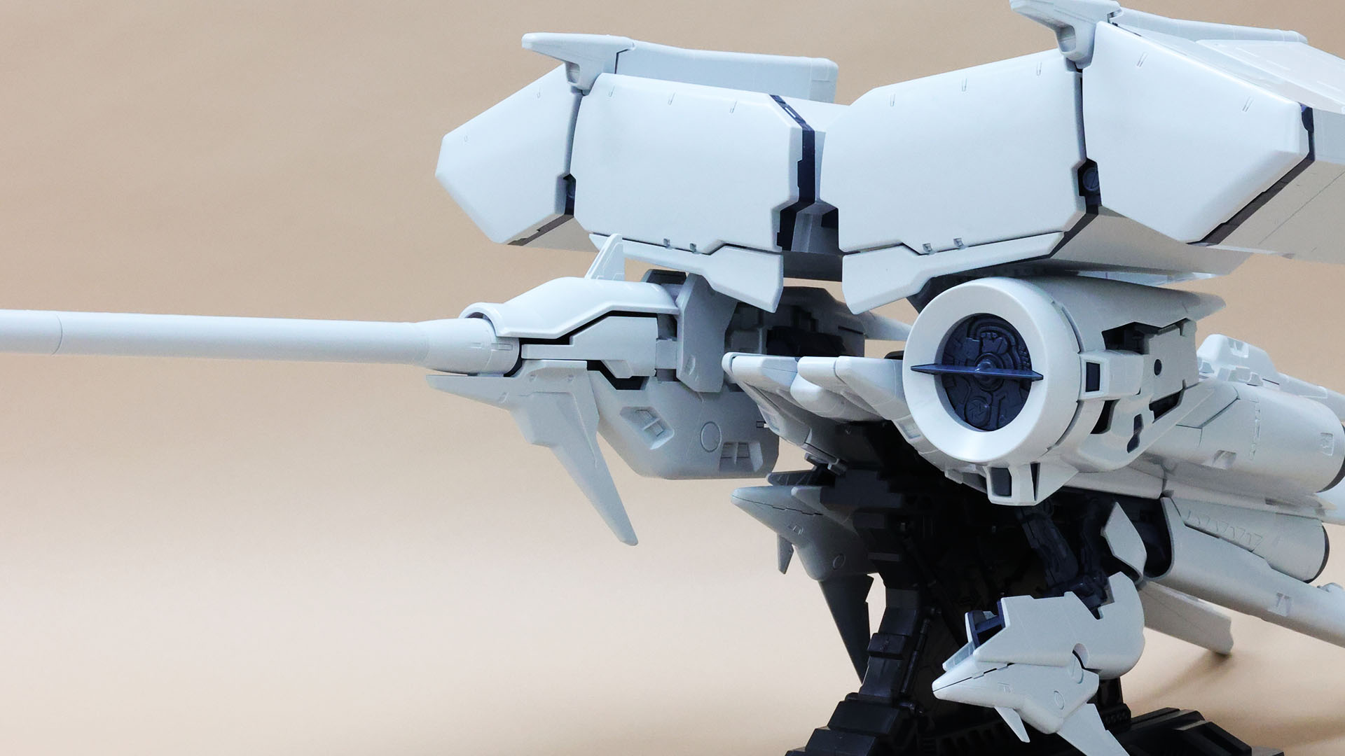 左右コンテナの前部カバーの分厚さ！