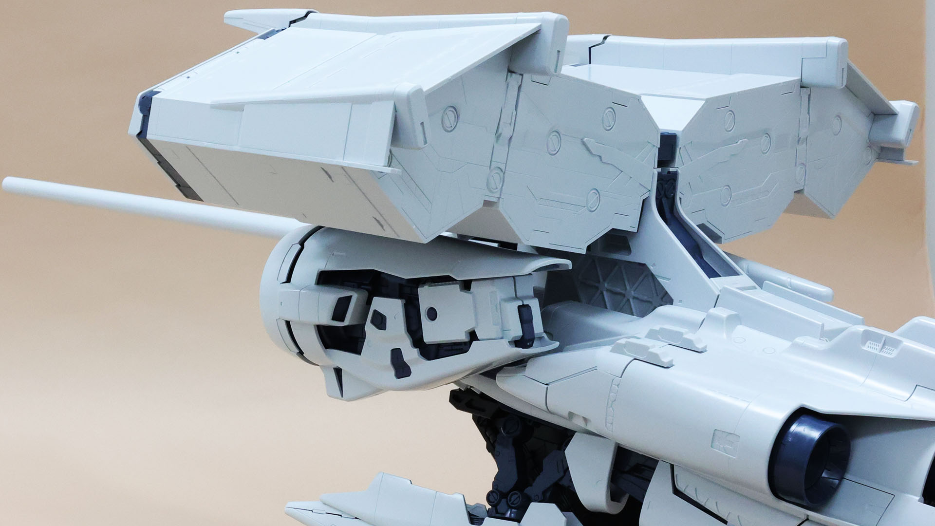 クローアームは先のツメが開きます