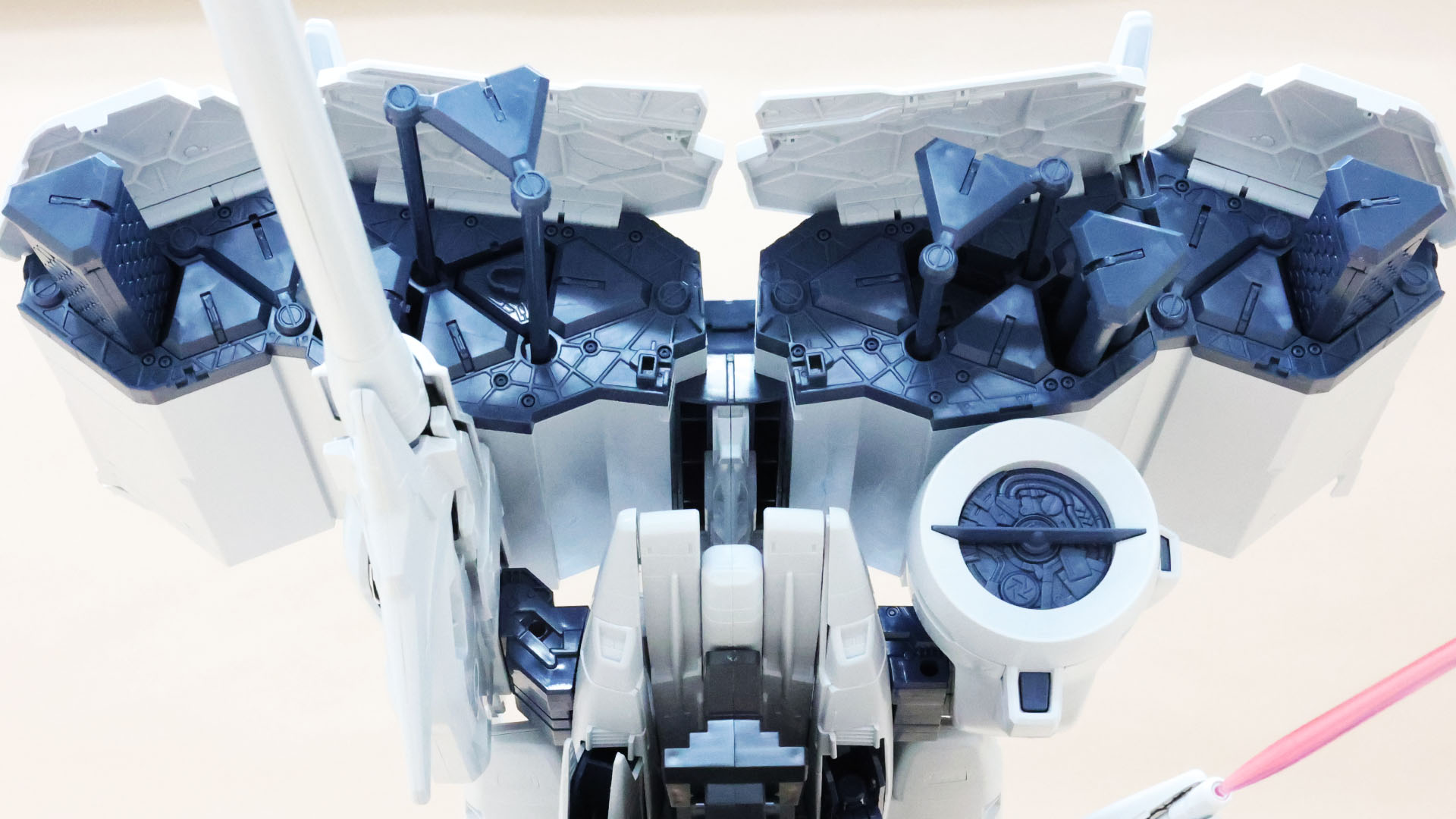 全てのスロットの武器を放つと強力の一言では済まなそうです