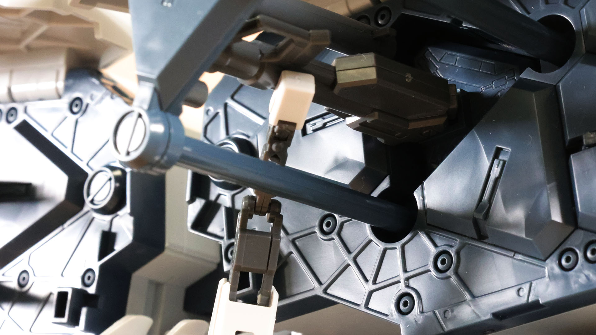 コンテナにはフォールディング・バズーカが！