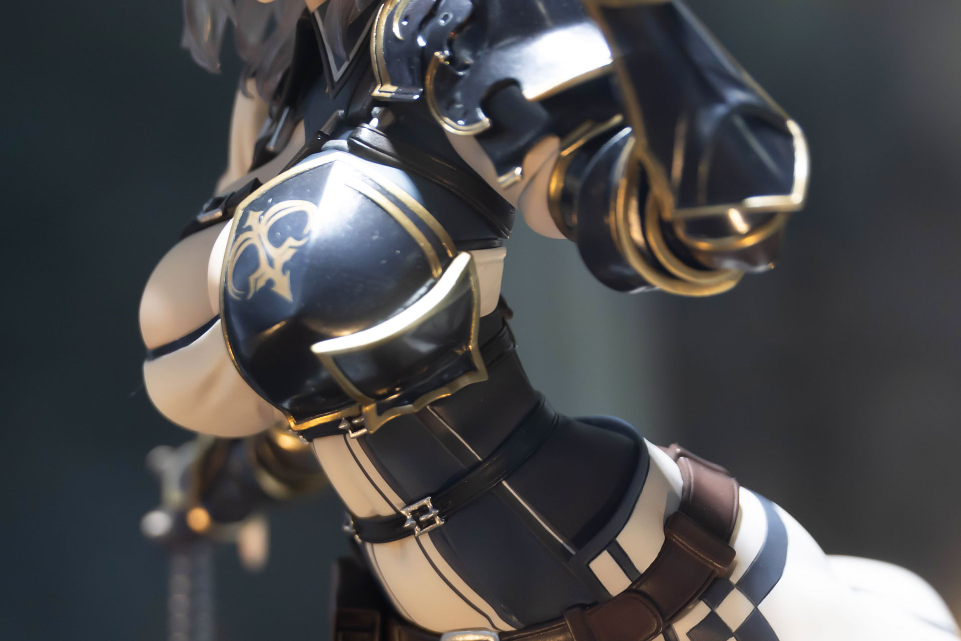 横から見るとボディラインがよくわかる