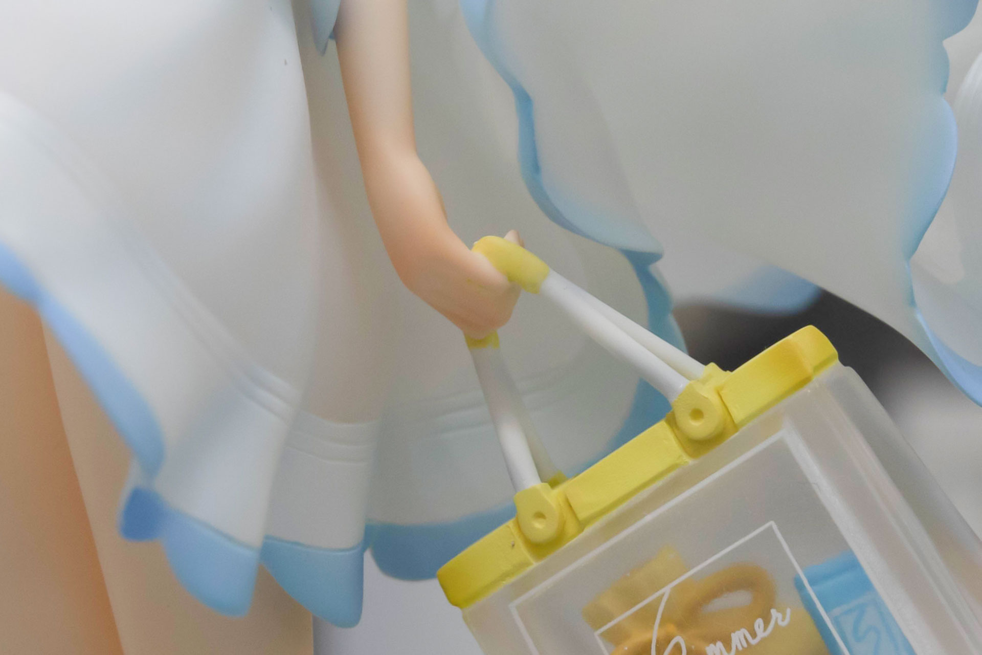 鞄を持つ手も柔らかそう