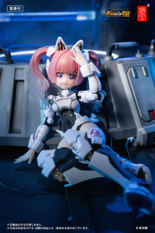 SF風な服装を纏うネコミミ少女の可動フィギュア「AMBRA-02（ストライク