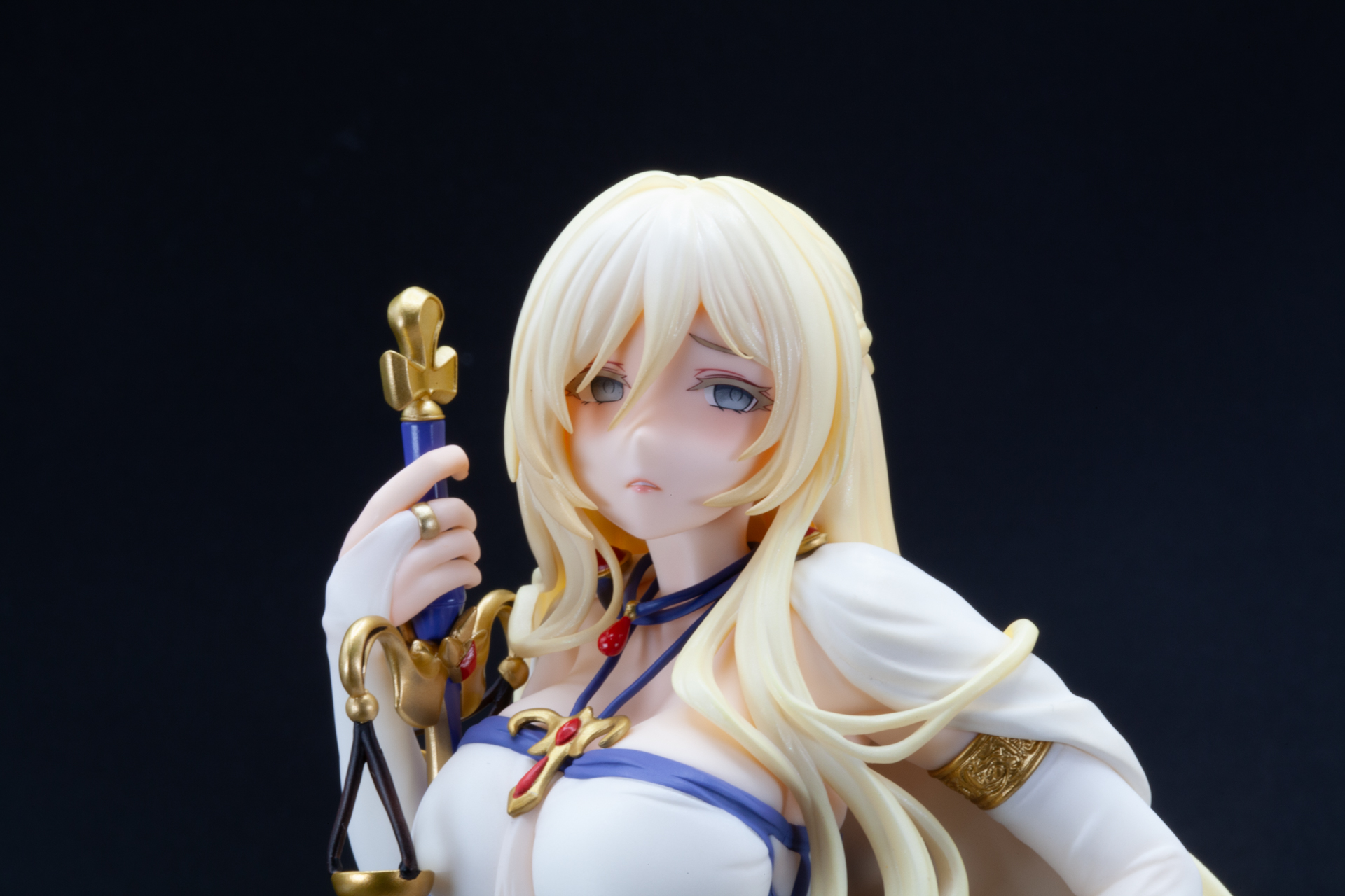 顔パーツ付け替えによる灰色の瞳から愁いを感じる表情も良い