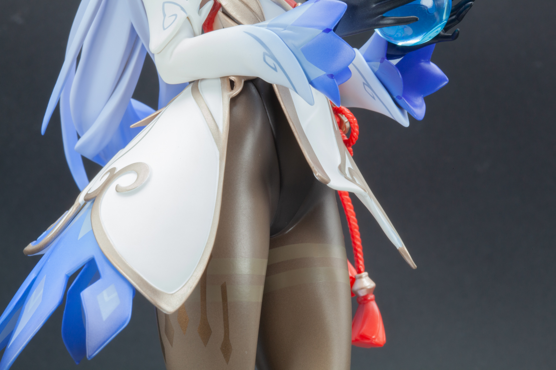 ハイレグのような際どい衣装を着用しているのも良い