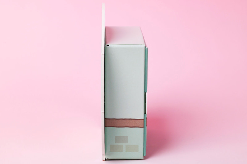 こちらは「ぺんぎん？」のキャラクターケースを横から見たところ