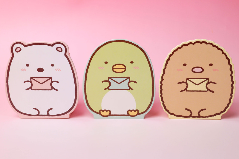 こちらが第1弾（1月12日～1月18日）のハッピーセット「すみっコぐらし」に登場するおもちゃ。写真左から、「しろくま」、「ぺんぎん？」、「とんかつ」