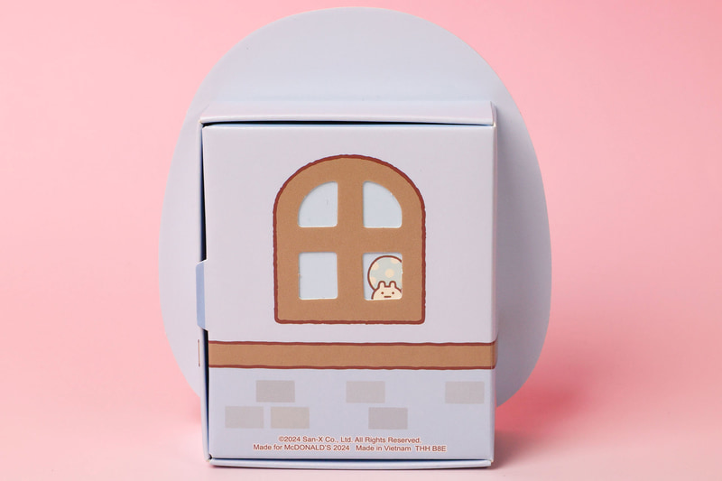 キャラクターケースを含めて、セットは全体的に青い色で統一されている