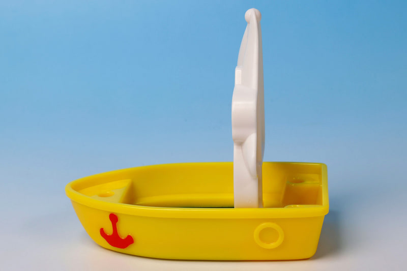 ボートを真横から見たところ