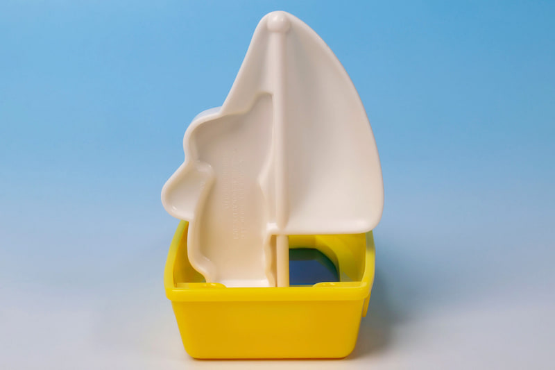 帆の部分は、水に浮かべたときに空気を受け止めやすい作りになっている