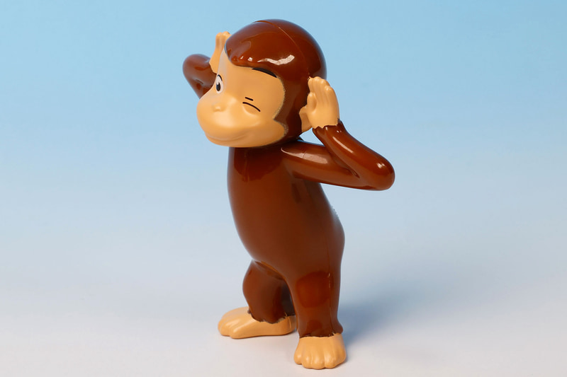 「聞かざる」のようなポーズをしているところがかわいい！