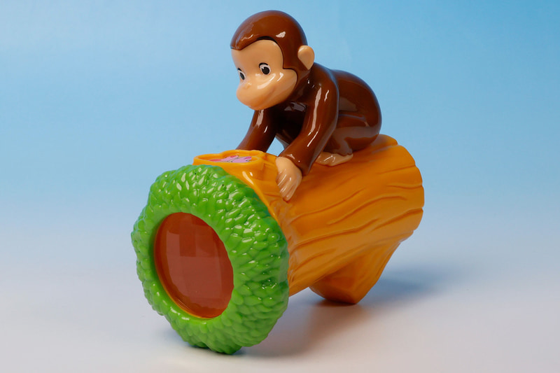 木の上に乗ったジョージの姿もキュートだ