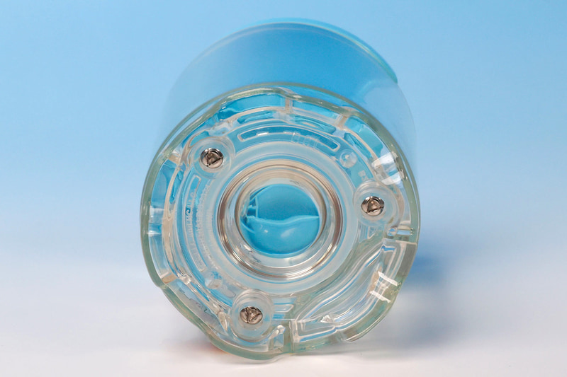 底面部分はレンズが付けられている