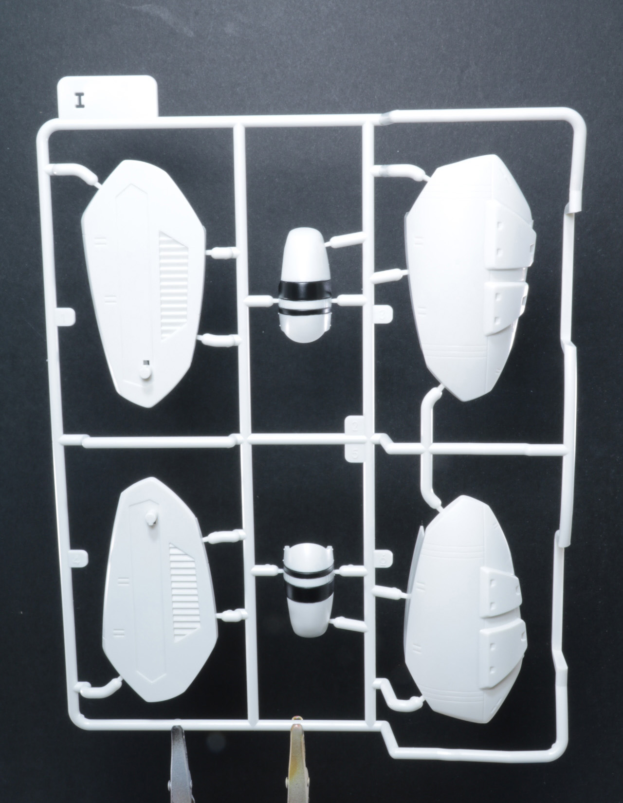 Iパーツは塗装済みパーツが入っている