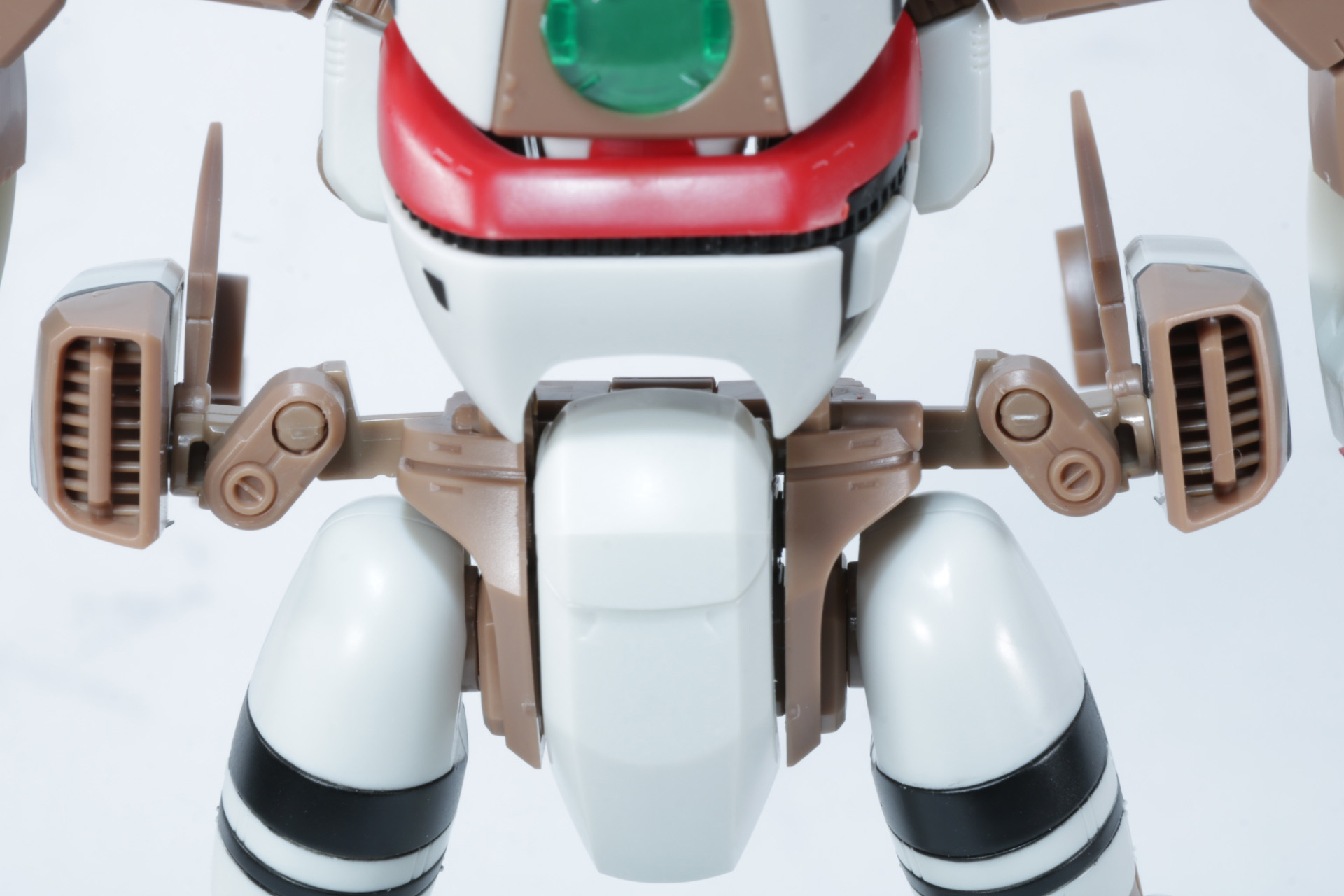 腰部は引き出し、位置を調整