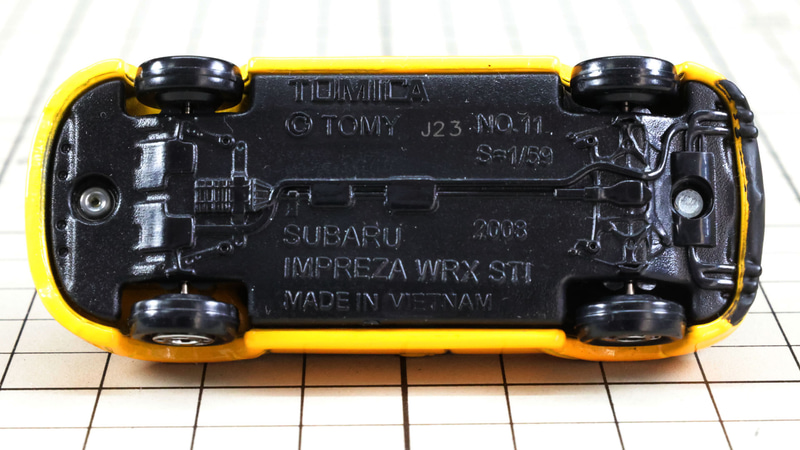 シャーシ：スバルお得意のAWDシステムがモールドされています